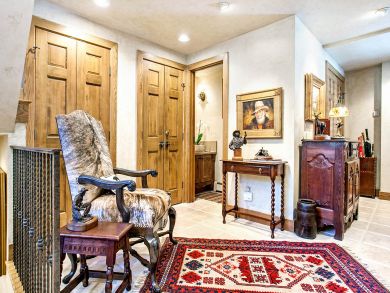 Vail vacation Home Sleeps Ten Guests.